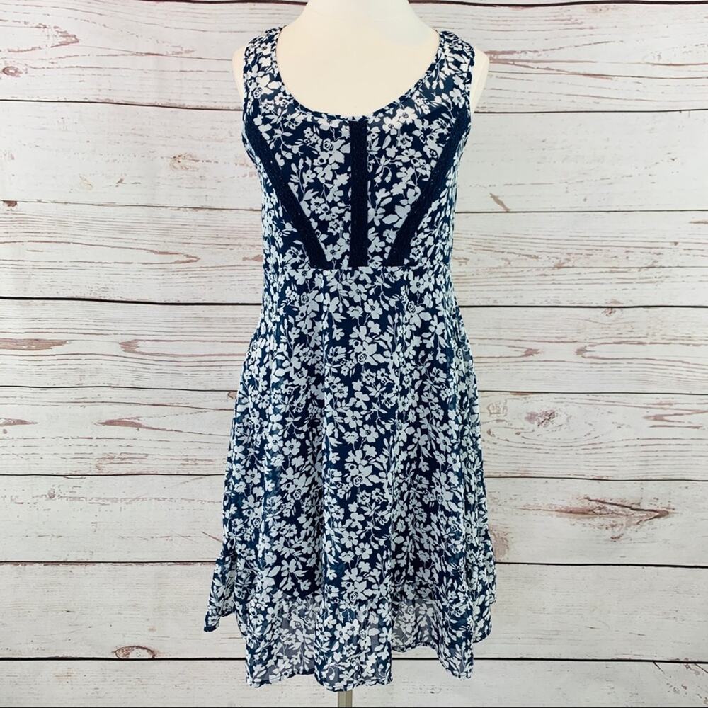 Maurices navy and white floral shift dress Small